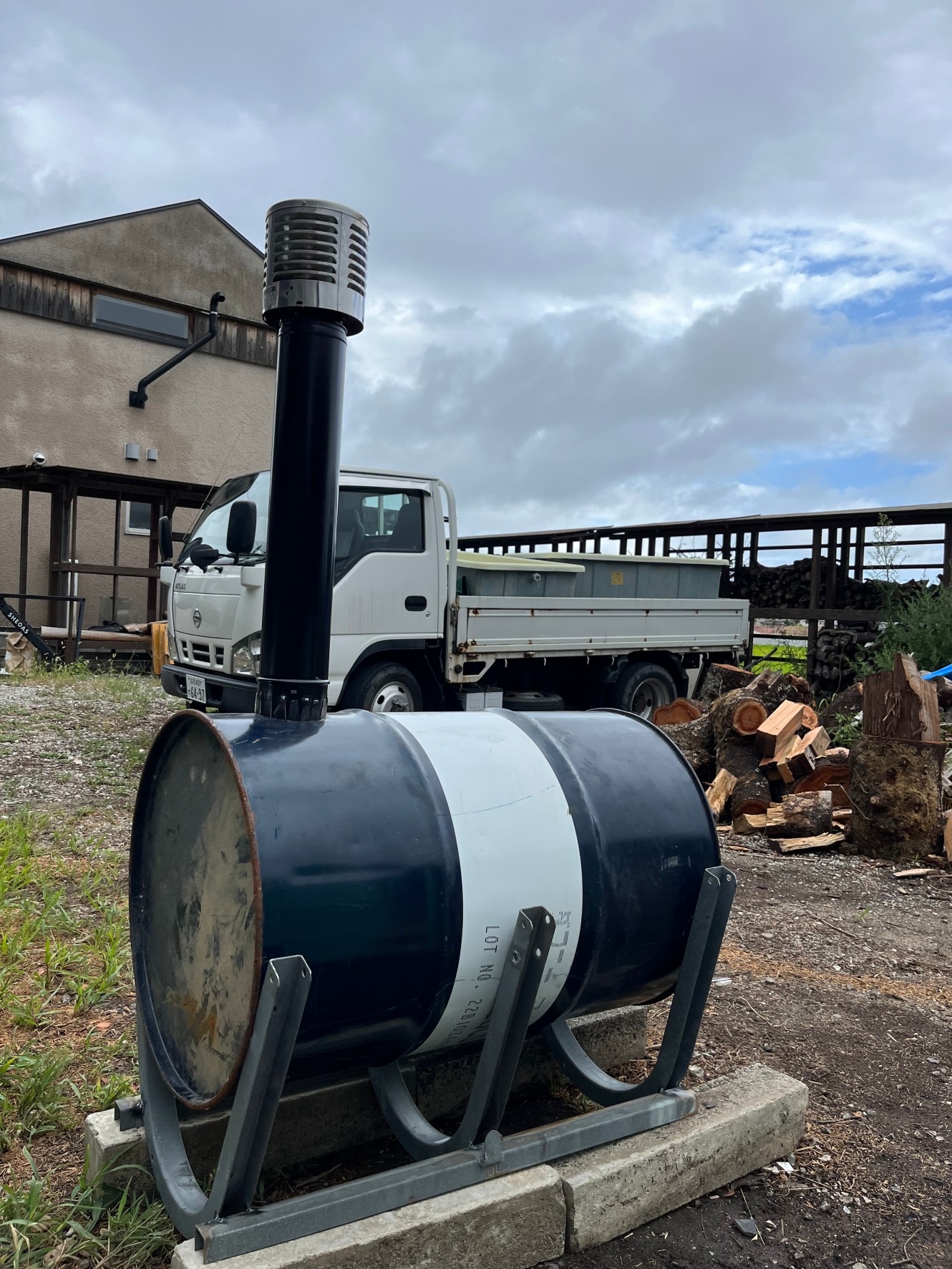 ドラム缶 薪ストーブ | 有限会社あたか – 鳥取の住宅・店舗一式工事